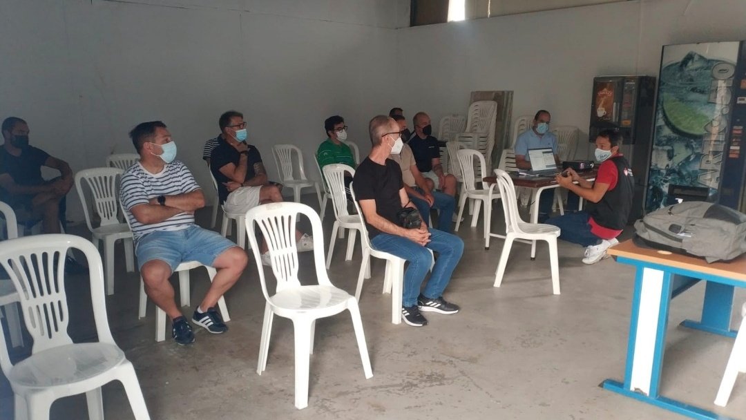 RFAFHuelva's tweet image. Curso de Soporte Vital Básico y Desfribilación Automática para los entrenadores onubenses. Agradecimientos al @AytoSanJuan y a la empresa @ProcardioForma #RFAF #CTAEF