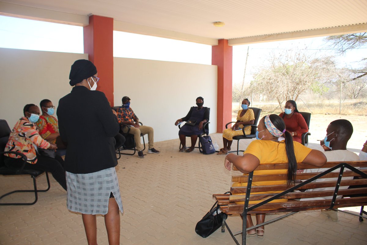 UNFPA_Namibia's tweet photo. @UnicefNamibia and @UNFPA_Namibia Consultative meeting today with health extension workers in #Opuwo.

#HEWs shared their views on how to improve health service delivery in their communities as well as  challenges they face in executing their duties. https://t.co/OmZzLA7639