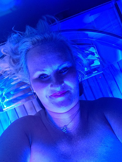 Gotta get my tan on for Caliente weekend coming up! October 1st-3rd @Strangebirdstu1 @CalienteClub @<a href="/tag/mvsales"class="tags"><span>#mvsales</span></a>