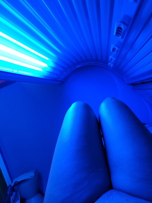 Gotta get my tan on for Caliente weekend coming up! October 1st-3rd @Strangebirdstu1 @CalienteClub @<a href="/tag/mvsales"class="tags"><span>#mvsales</span></a>