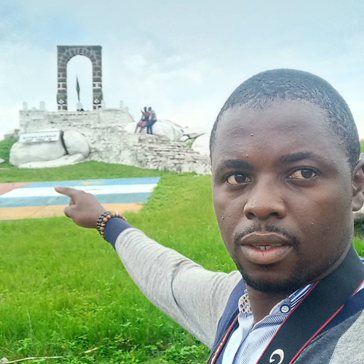 LangateSonek's tweet photo. De bonnes choses sont à venir sur ta route. Il ne faut simplement pas arrêter de marcher.
Excellente semaine à NOUS 💪
#A_Passé
#Positive_Attitudes
#Be_Focus
#S_L https://t.co/exTvFbh428
