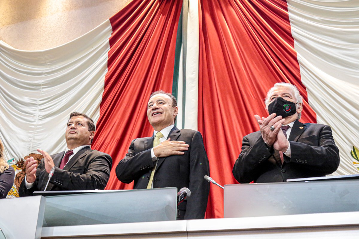 republica78's tweet photo. En los primeros minutos de este 13 de septiembre, toma protesta como gobernador del Estado de Sonora el Dr. @AlfonsoDurazo ante el @Congreso_Sonora https://t.co/y4NHoN0GiT