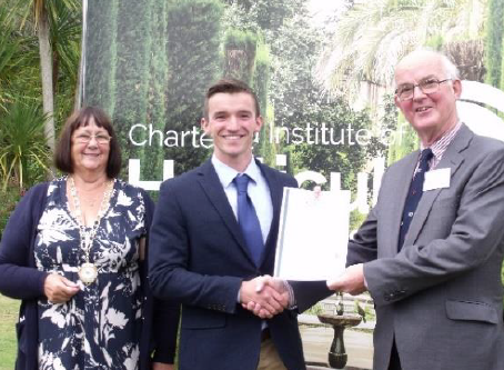 HTAnews's tweet photo. Congratulations to Tim Stafford, who is the 2021 Young Horticulturist of the Year! 

Tim receives the £2,500 travel bursary provided by the Percy Thrower Trust, which will fund a horticultural trip to anywhere in the world. Well done to all involved!

#YHOY #CIHort https://t.co/NQmuUlhXjX
