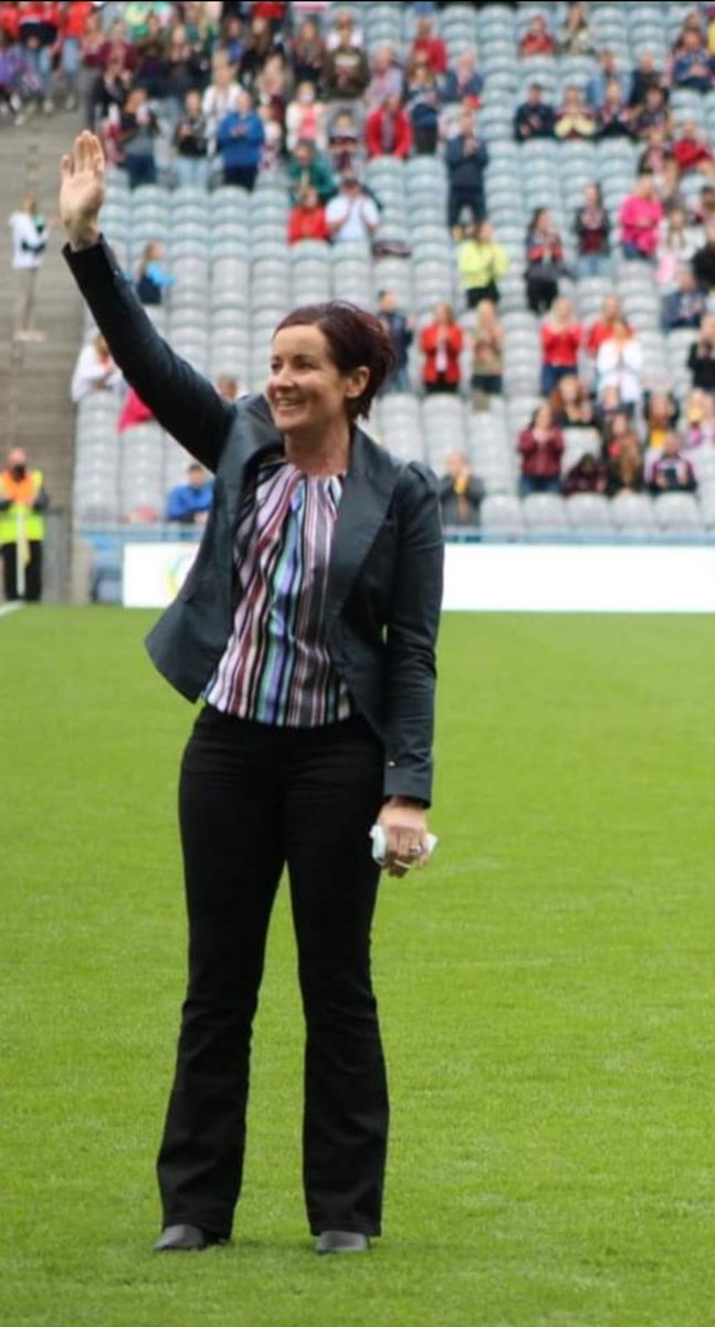 jfkmurphy's tweet photo. Congrats @chano20191 and the rest of your @GalwayCamogie96 '96 teammates
#Queenswave 😉 https://t.co/XAQdacdsoQ