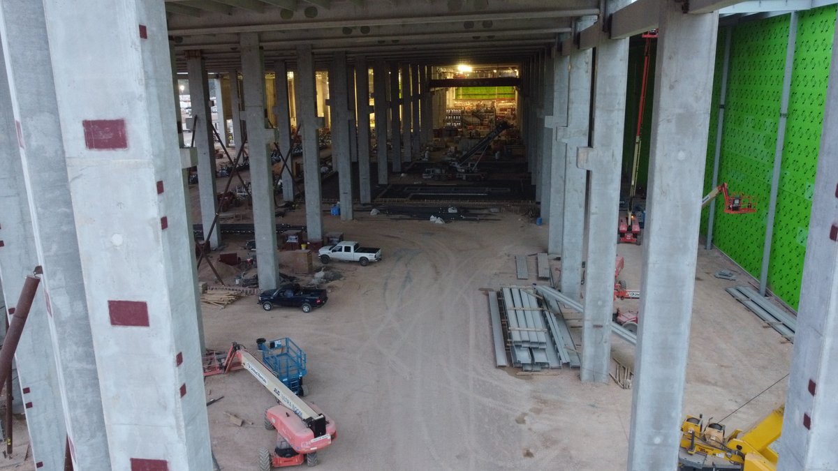 JoeTegtmeyer's tweet photo. 13 September 2021 Giga Texas IMAGES! View inside GA 3rd floor &amp; N Alley steel completed! Casting roof &amp; foundation frames/concrete, more large glass panels W side, central area footing concrete &amp; more! Check out my YouTube Video (@JoeTegtmeyer) later today &amp; please subscribe! https://t.co/qfMuyygWAp