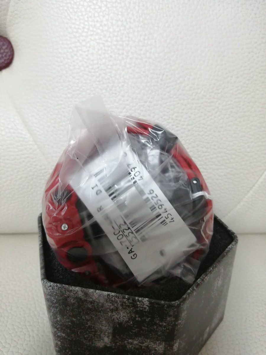 JapanSecretary's tweet photo. CASIO watch G-SHOCK GA-700-4A. 
The red analog is cool!
#GSHOCK
#CASIO
#GA7004A　
#red https://t.co/KejlhO4pgd