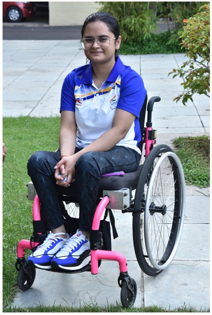 IOCL_Rajasthan's tweet photo. Indian Oil Rajasthan felicitated Ms @AvaniLekhara #Tokyo 2020 Paralymic Gold Medalist for her phenomenal achievement. #Indane composite cylinder, the newest member of @IndianOilcl family was also handed over to the trailblazing shooter. @ChairmanIOCL @Surjeet_Lamba @sunil_iocl https://t.co/aUFissrBm9