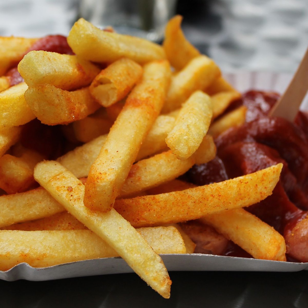 DrKristieLeong's tweet image. Ultra-processed foods contain #sugar, salt, and white flour that makes them more rewarding to the brain. Plus, these doctored foods cause a sharper rise in blood sugar that leads to hunger &amp;amp; fatigue. Break free of them &amp;amp; choose more unprocessed fare. #healthyfood #health