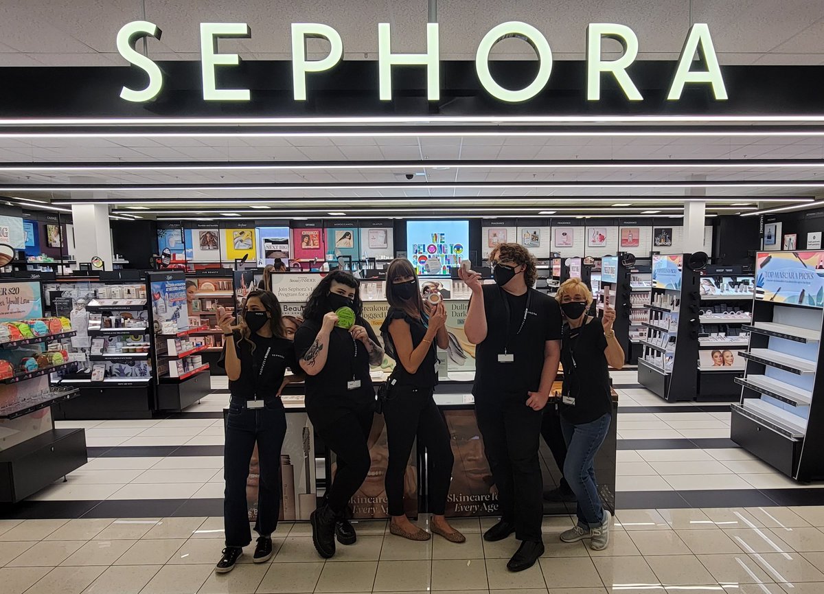 peggyh67's tweet photo. #LifeAtKohls Sephora opening day at Hillsborough 478 location! https://t.co/AeC6iFCJkr
