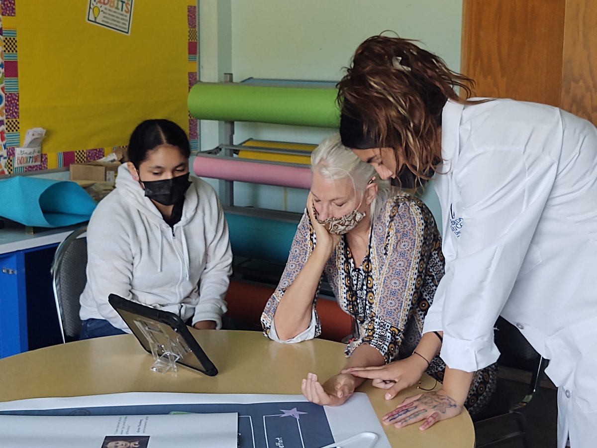 hadleypltw's tweet photo. Medical Detective students perform their relaxation lab to see if they can lower your heart rate with their relaxation experiment? Thanks Ms. Evans, Ms. Bennett and Ms. Howard for being our patients today! #HadleyRocks #KSPLTW #WPSIgniteLearning https://t.co/Km2Ltz1trd