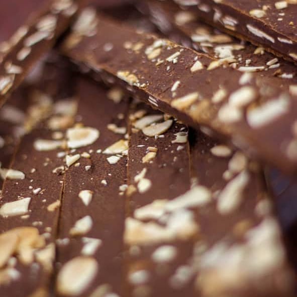 EmbaVEBenin's tweet photo. #13Septiembre: En #Venezuela, del mejor #cacao del mundo se produce el mejor #chocolate @CacaoOderi
@Corpocacaovzla
El #diainternacionaldelchocolate celebra el alimento de los dioses, delicioso y nutritivo a toda hora y en cualquier ocasión. #ChocolateDay
#ChocolateParaElAlma https://t.co/IYeS8O3LWx