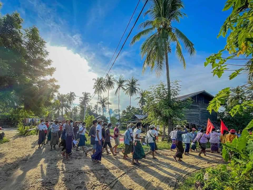 Innie567460862's tweet photo. Anti-junta strike was led by a Buddhist monk in #Taze Tsp. They demonstrated &amp; demanded that the UN General Assembly recognise @NUGMyanmar. #KyawMoeTunRepresentsMyanmar #UN_RecognizeNUG #Sep13Coup #WhatsHappeningInMyanmar https://t.co/XHZn4pCLjV
