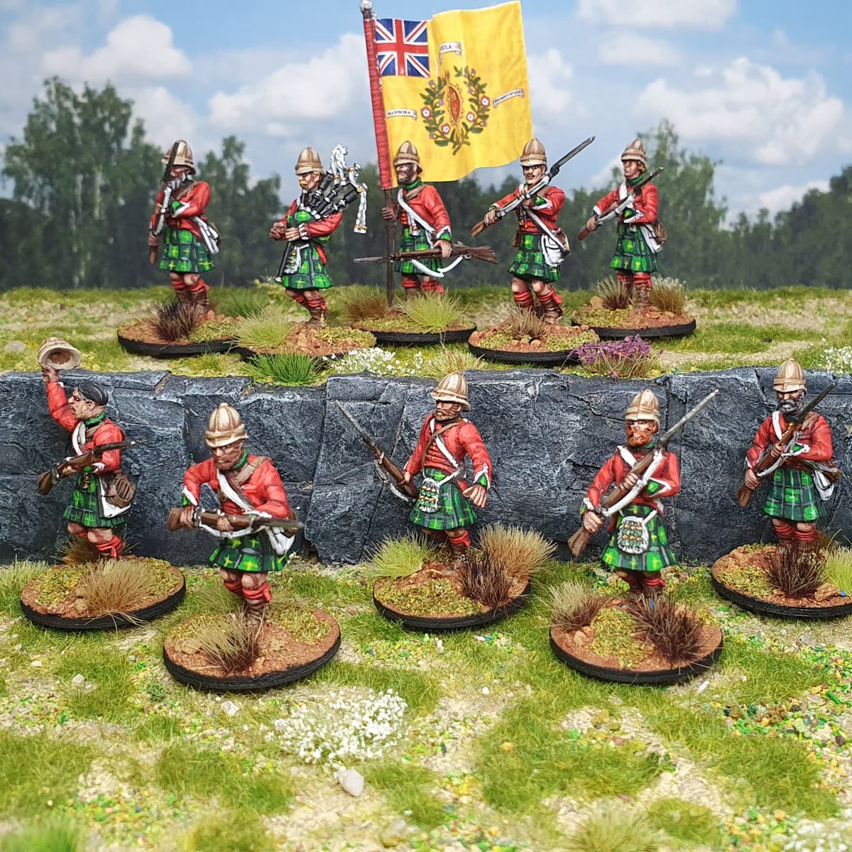 A new unit done for my Anglo-zulu war project..... Gordon's highlanders,  these are kitbashed from  Perry and Victrix miniatures. 
#miniatures #wargames #painting #figures #wargaming #britisharmy