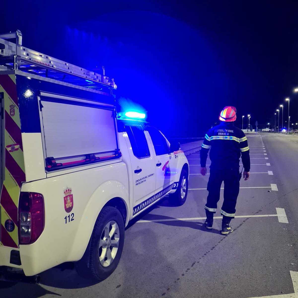 PcBrihuega's tweet photo. Ayer acudimos al servicio de fuegos artificiales 🚒 con nuestrxs compañerxs de @ProteAlovera 

Un placer realizar colaboraciones con otras agrupaciones 🧡 porque cuando nos unimos sinos mucho mejores 💪

#LasProtesCuentan
#Intermunicipios
#ColaborarEsSumar https://t.co/7ZuFLKj4uC