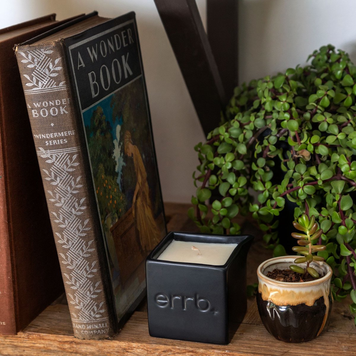 errbshop's tweet photo. Reduced inflammation and anxiety relief both make for a successful massage experience, but how effective is #CBD oil? Rest assured that your skin does absorb CBD oil, so lotions or oils with the compound should go to work while you relax. #errbshop https://t.co/NtHUjE5uid