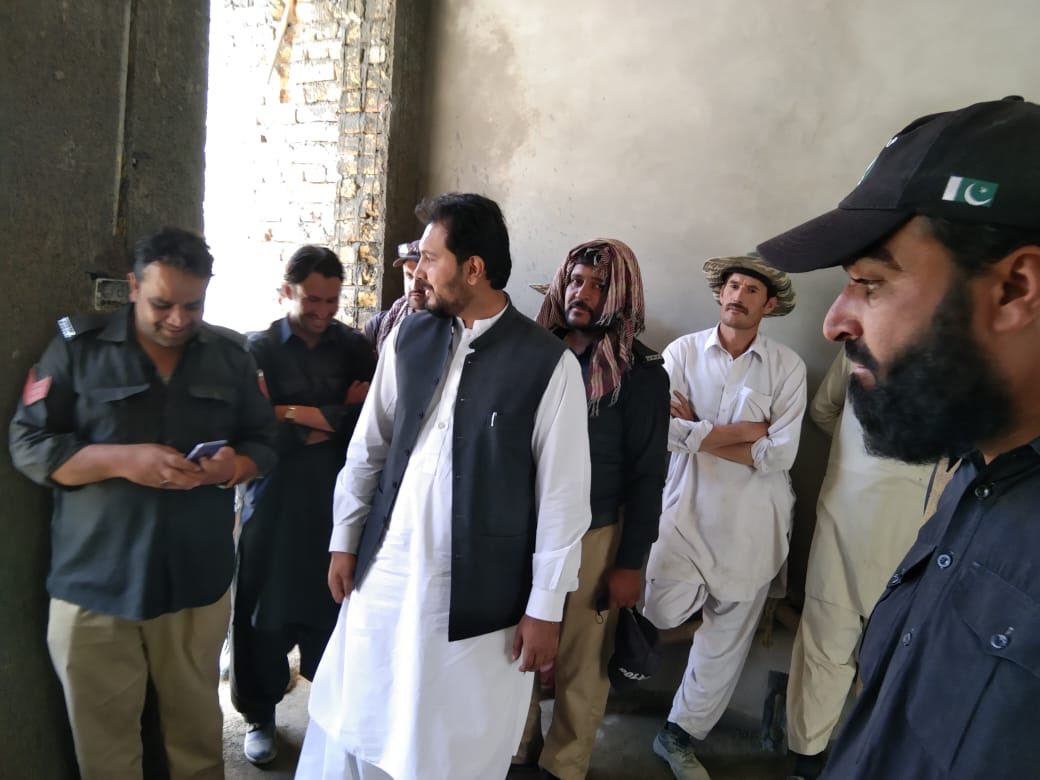 Action against illegal constructions at Hazara Graveyard with ⁦<a href="/OfficialMcq/">Metropolitan Corporation Quetta Official</a>⁩