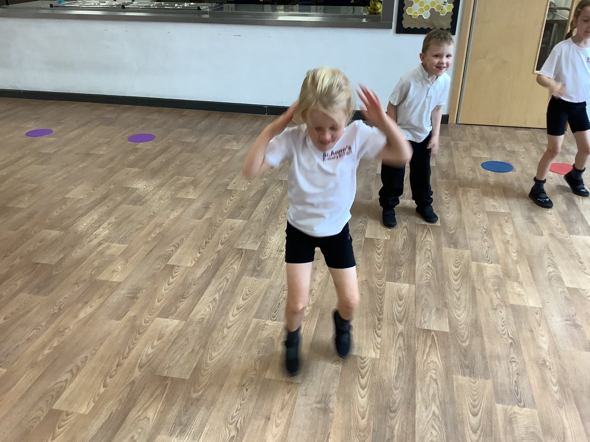 MDanceStAnnes's tweet photo. In dance we have been moving to the beat #wearestannes @StAnnes_EHS @CBradleyStAnnes https://t.co/tVVyEzmUeU