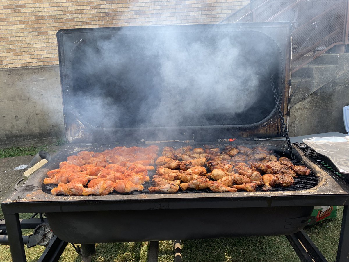 SinbadMcCambell's tweet photo. MANE! RT @ogbobbypjr: I was doing my thang!!! https://t.co/HWYh98MtPl