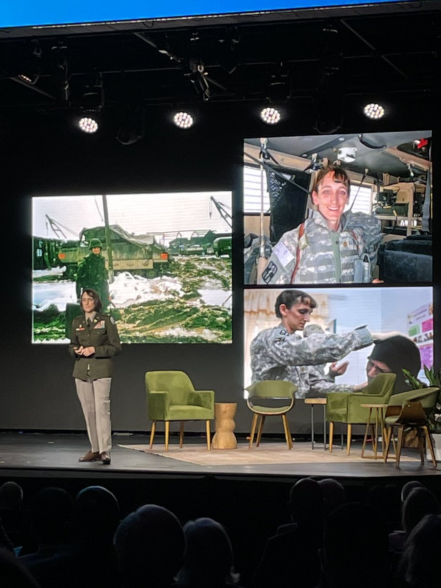 karenlitzyNYC's tweet photo. COL Teyhen speaking about her experience as a PT in the military as it relates to leadership qualities. #futureofPT @APTAtweets https://t.co/ekK8nRbxYc