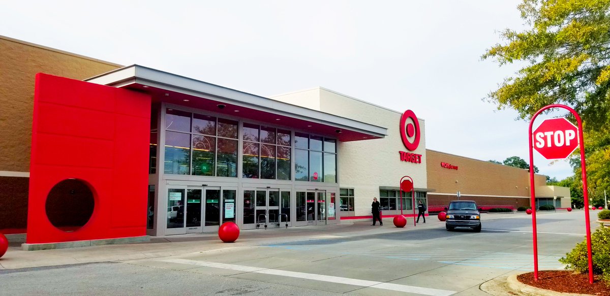 StirlingProp's tweet photo. .@Americas_Best has leased #retail space at Santa Rosa Commons in Pace, #Florida. The tenant opened in its new space last month. #StirlingProp owns Santa Rosa Commons shopping center. Darryl Bonner & Kyle Knight represented the landlord in the transaction. #brokerage #CRE https://t.co/KJzXZlgFmx