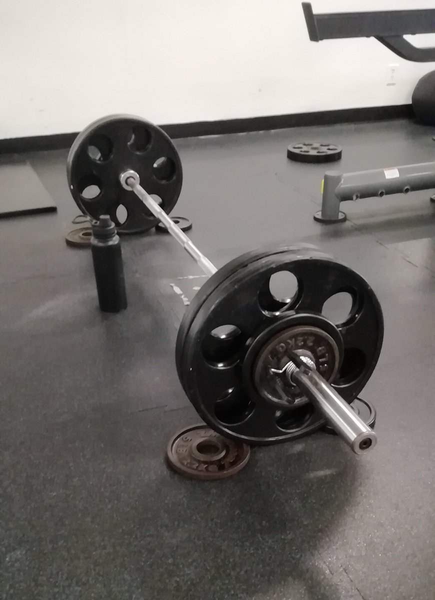 bvglee's tweet image. Late shift, CHECK✓
Early workout, CHECK✓
#GettingAfterIt
#TexasMethod #DadBodCare🤣
#DEFCOR_GraveyardCrew
#DisciplineEqualsFreedom👊🏽🇵🇦