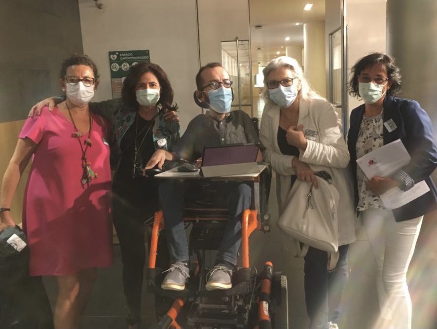 kitimanver's tweet image. Con @PabloEchenique en el Congreso al que le hemos entregado un escrito dirigido a @PODEMOS Gracias por atendernos @VIDA_ASOC