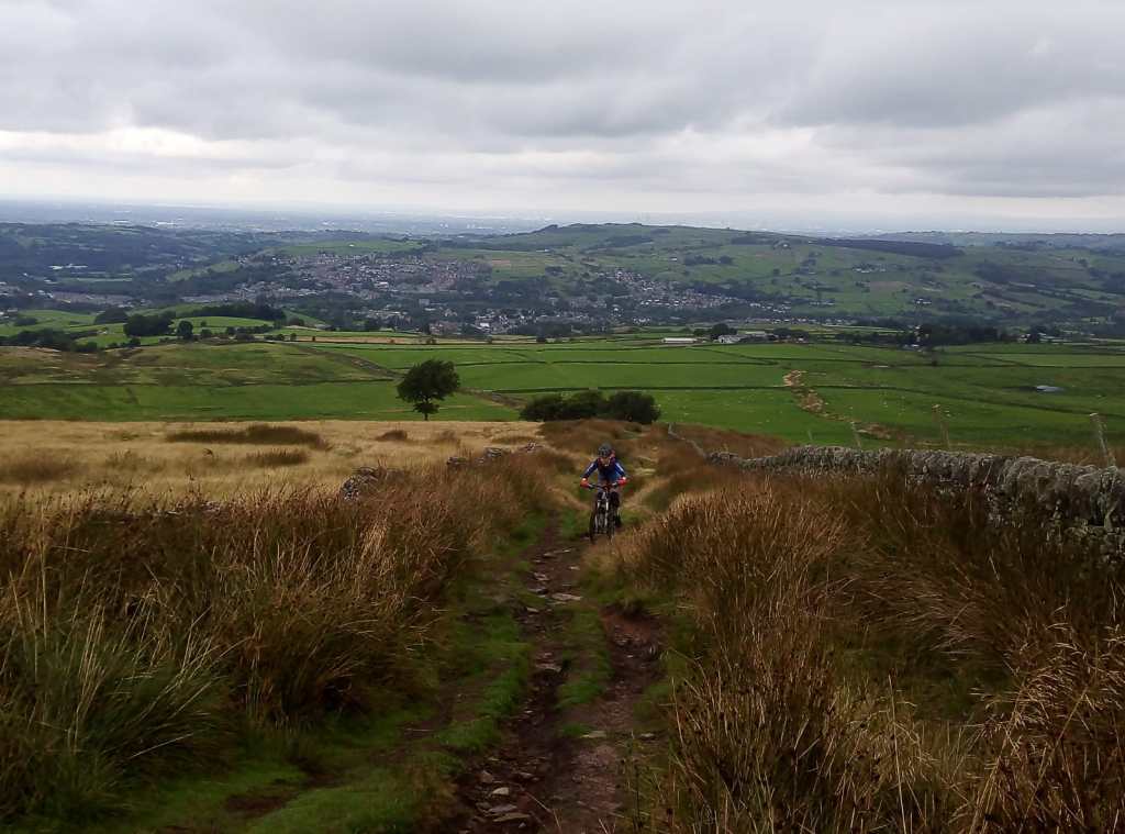 stockportgs's tweet photo. Mountain bikers took in the sites of #Disley, Lyme Park & #Rowarth during their first outdoor trip of the new school year.
The group covered 19 miles with over 2,800 feet of climbing & it has whetted their appetite for more!
A review & pictures are at https://t.co/rEDKMIFFiB. https://t.co/k6CSlJ78Nj