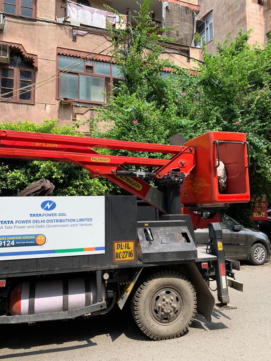 RanaParamjit102's tweet photo. Today initiated Inspection of Three CCMS switch at Old Rajinder Nagar ensuring smooth functioning of street lights in the area
#WardNo102N #StaySafe
#TeamRanaParamjitSingh 
# Helpline No-7291999102 https://t.co/NJuR3IHS3V