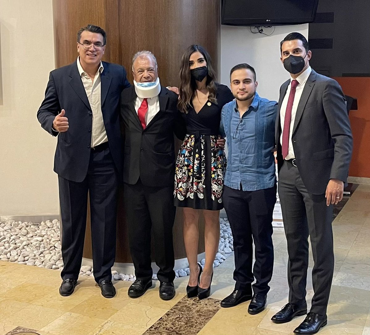 DianaKarinaBa's tweet photo. Un gusto recibir en Sonora a nuestro líder nacional del PT  @AlbertoAnayaGt 💪 https://t.co/AC5vkPVEEG