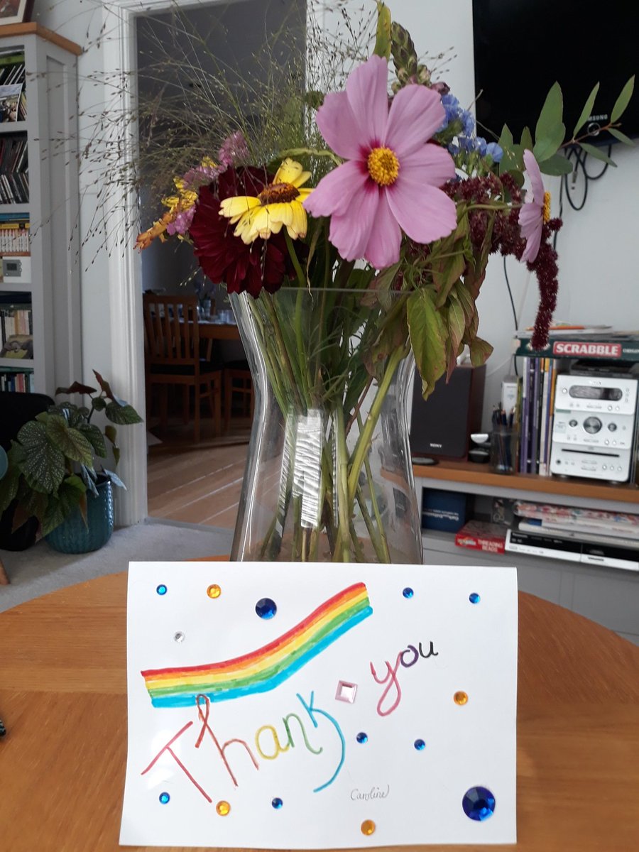 Flowers from my mum. Thank you card from my neighbour (little Caroline) #mydailythankyou! ☄