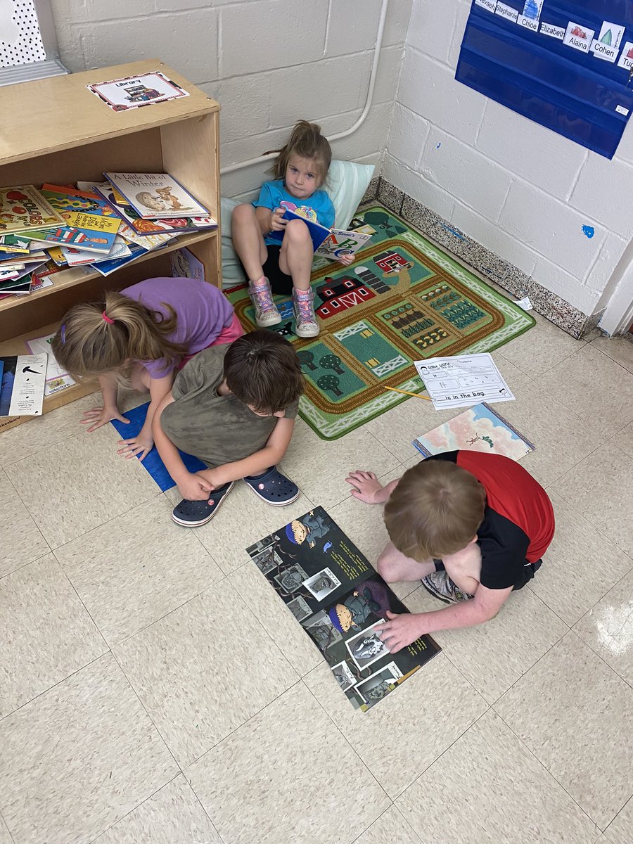 caitlinteach's tweet photo. Fun with reading centers!! #kindergartenlove https://t.co/ggekR2UeFa