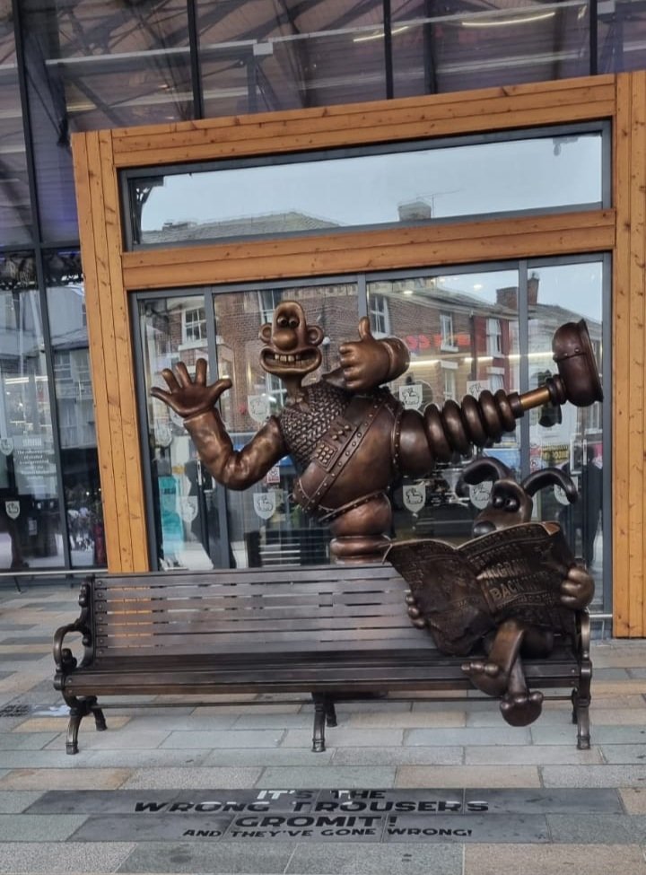 StJohnsandCDH's tweet photo. When you come for your vaccine pop along to the Market and rest your feet with Wallace and Gromitt!! 
@LancsHospitals @SarahC_RN @NurseDotRachel @judypendlebury @kbaines456 @HealthierLSC https://t.co/jMixFPU4Gb