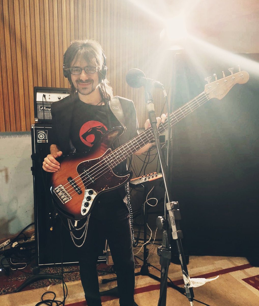 CharlieGiardin4's tweet photo. Una imagen captada por @CaradePokerProd hace unos días, durante la grabación en #mclrecords junto a #flamedown . Muy pronto online ! @Fender https://t.co/3Is6vrkegX