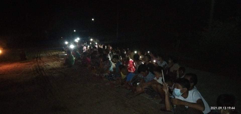 Pro democracy activists in #NyaungKaing group of  Yinmarpin District, Sagaing Region staged praceful night strike against the Power-crazy Military Dictator.
#KyawMoeTunRepresentsMyanmar
#UN_RecognizeNUG
#Sep13Coup
#WhatsHappeningInMyanmar