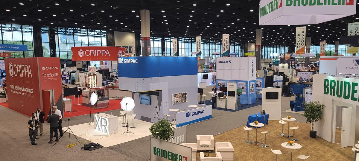 ExhibitAssociat's tweet image. Let&apos;s Do This!  The Floor of @FabtechExpo at @McCormick_Place is Open!  #FABTECH2021 #tradeshow #exhibit #display #marketing #sales #business