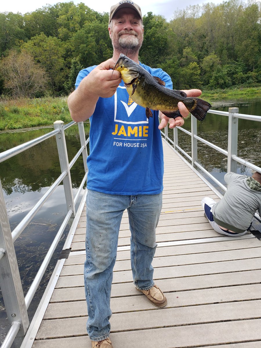 MyAdventures45's tweet photo. Huge bullhead! 1.5 pound grandpa fish. Let him go. To big and to old to eat. #carp #Fish #fishing #Bullhead #Grandpa #NaturePhotography https://t.co/fRQtKFlmie