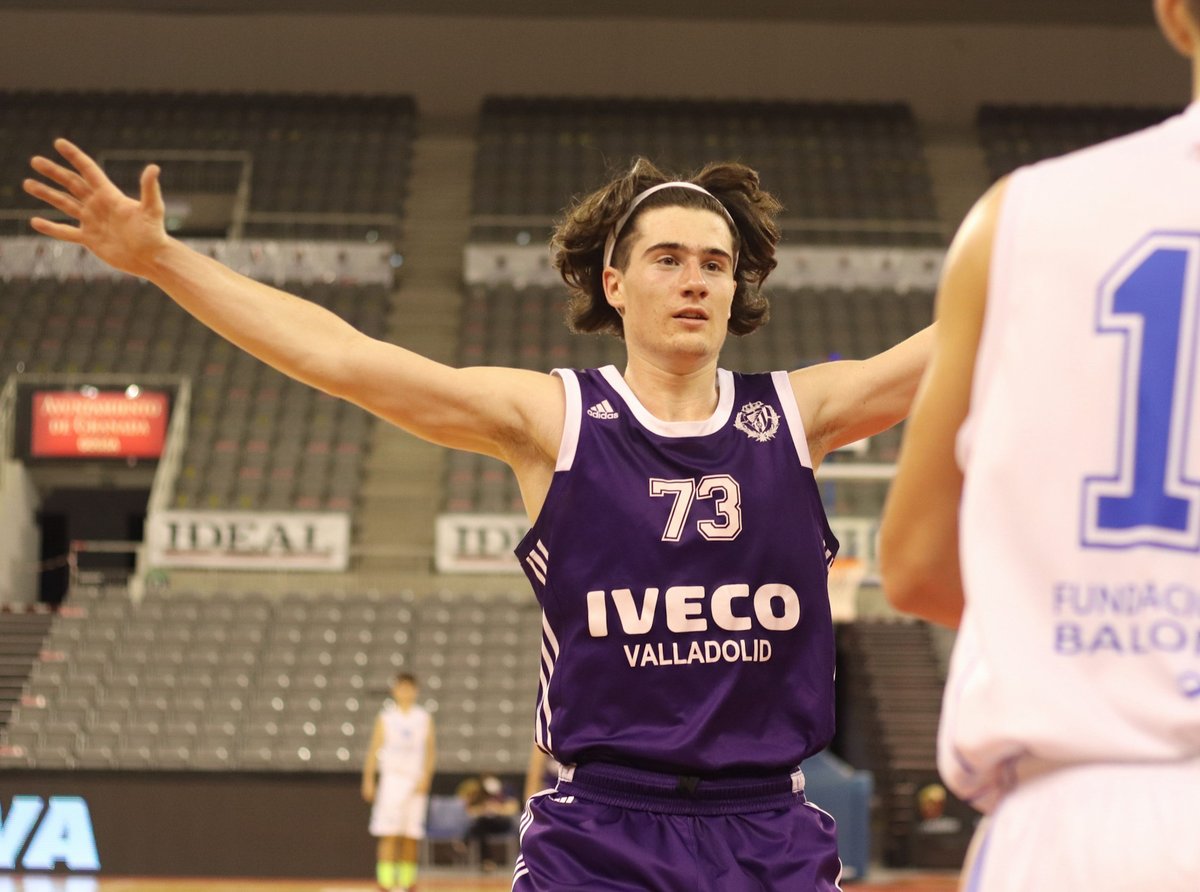 CBC_Valladolid's tweet photo. 💜🏀 La #CanteraIVECO @IvecoES Real Valladolid Baloncesto, la 15ª mejor de España.

👉 https://t.co/SGl1JeNyR9

#RealValladolidBaloncesto
#pucela https://t.co/sxvHibC07E