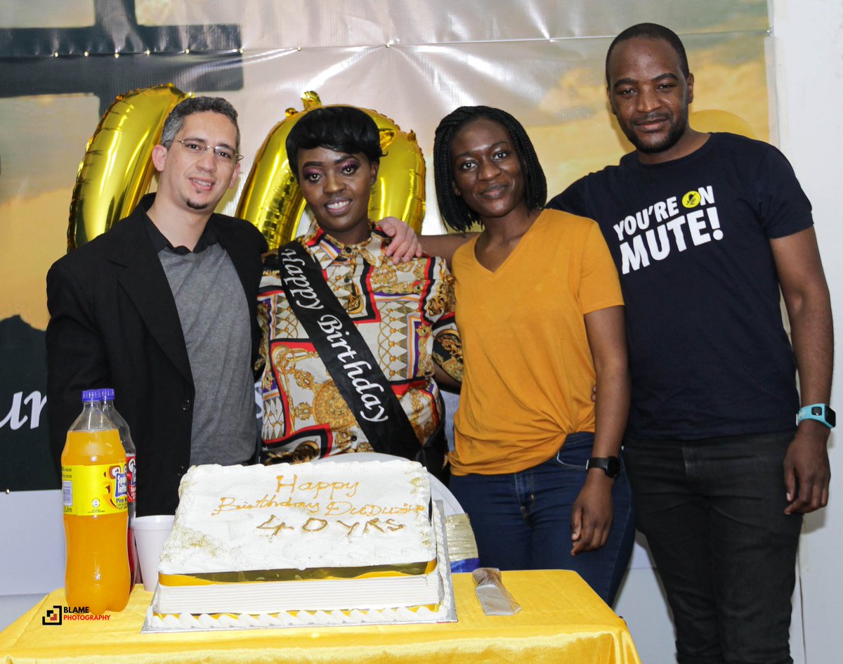 BUjphotography's tweet photo. who would you rather spend your birthday with if not friends and family #family #photo #photography #BlackLivesMatter #blacktwitter https://t.co/wFhI0EzyIY