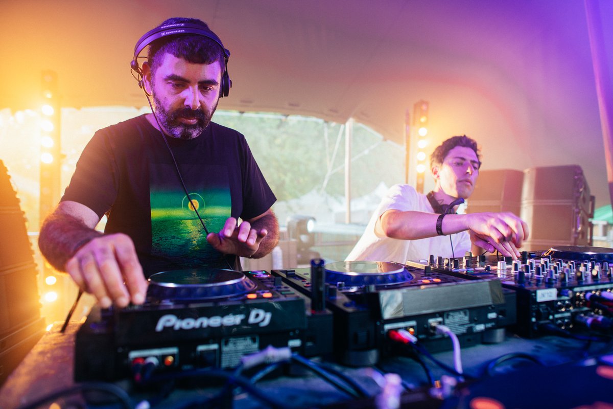 Retour en images sur la scène NOMAD, orchestrée par <a href="/CrackiRecords/">Cracki Records</a> le samedi 4 septembre dernier 🎉🔥 Un grand merci à Cracki Soundsytem et à tous les artistes qui ont enflammé notre tente intimiste du parc de Choisy à l’occasion des 10 ans du label !



📸 : <a href="/Maxime_Chermat/">Maxime Chermat</a>