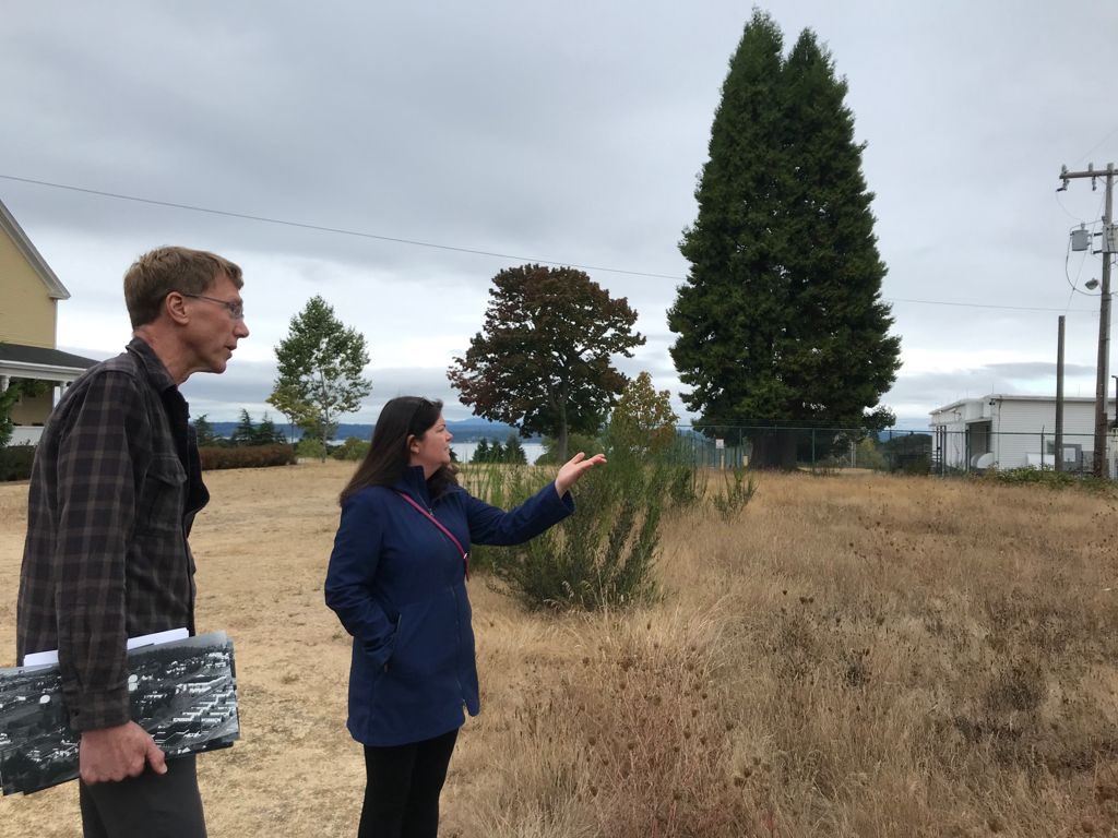 LizBerryWA's tweet photo. The #FriendsofDiscoveryPark work for create and protect an open space of quiet and tranquility in #LD36 and it was a beautiful day to meet with organizers and discuss future plans. π³ https://t.co/aDjn2AB3ub