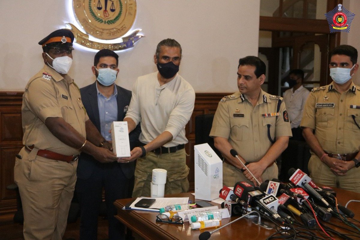 SunielianManoj's tweet photo. SuperStar and billions of people's beloved
Legend @SunielVShetty Sir associated with @cure_o2 & @rgfenvgroup
@MumbaiPolice #SunielShetty #ProtectTheProtectors #O2cure https://t.co/nXGjK4PPv0