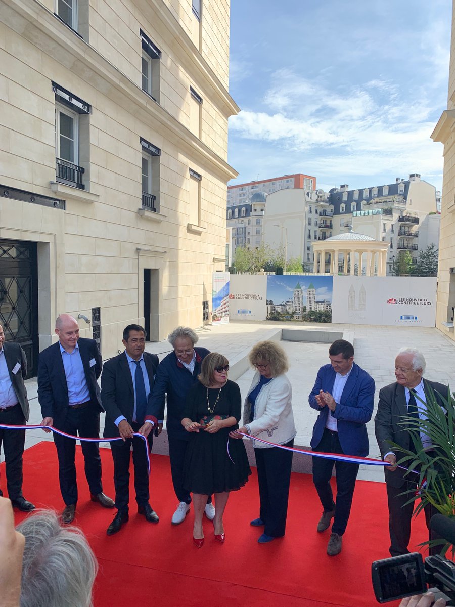 [Livraison] 

<a href="/Joelle_CR/">J.Ceccaldi-Raynaud</a>  maire de <a href="/villedeputeaux/">Ville de Puteaux</a> , <a href="/benoistapparu/">Benoist Apparu</a>  Président du directoire d'in’li, Fabrice Desrez - PDG <a href="/NouveauxConstru/">Les Nouveaux Constructeurs</a> et Nada Breitman - Architecte Breitman&amp;Breitman, inaugurent 50 nouveaux logements intermédiaires.  

#logements #immobilier