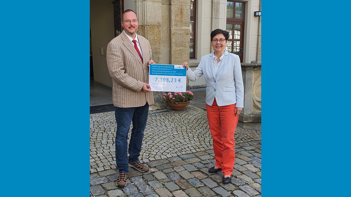 FinanzenTH's tweet photo. Stadt #Leutenberg erhält #EGov-Fördermittel i.H.v. 7.398,23 € für Anbindung an Thüringer Kommunal-Gateway ➡️ #digitale Beantragung von Urkunden wird möglich.
Weiter so für #digitaleVerwaltung #Thüringen‼️ 👍 @TMIK https://t.co/bIEsjUyYSP