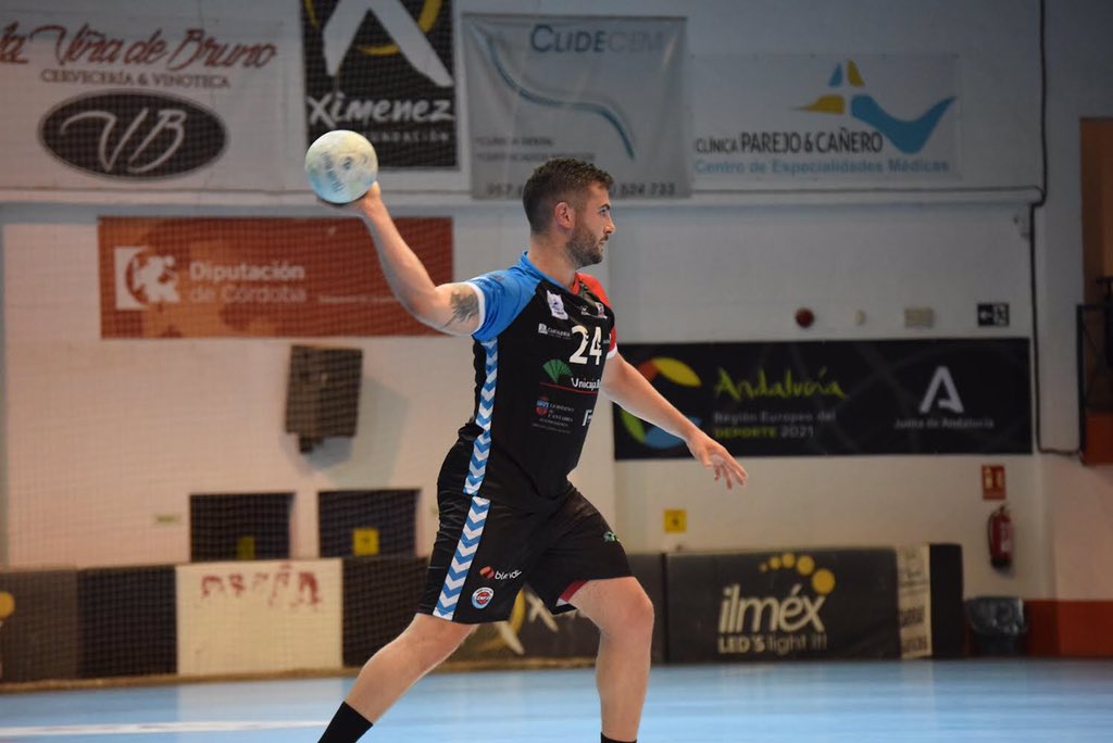 bmSinfin's tweet image. 💥 ¡Preparados para afrontar una fuerte semana! 💪🏼

🔜 El viernes el @ADEMARLEON viene a visitarnos y necesitamos vuestro calor desde la grada de La Albericia. 🦁

🤭 ¡Además saldremos en @Gol!

📸 @enjeinequenada 

⚫️🔵 #AúpaSinfín #LigaSacyrASOBAL #SINADE