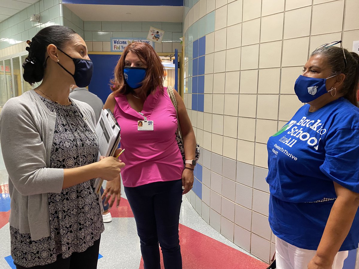 AFTEVPDeJesus's tweet photo. .@AFTunion second stop by PS/IS 266 in District 26. Great school, our members are ready and students are excited to be in school, #BackToSchool @UFT @UFTVP4Education @dwaltdave4 https://t.co/QYHqpMjtH3