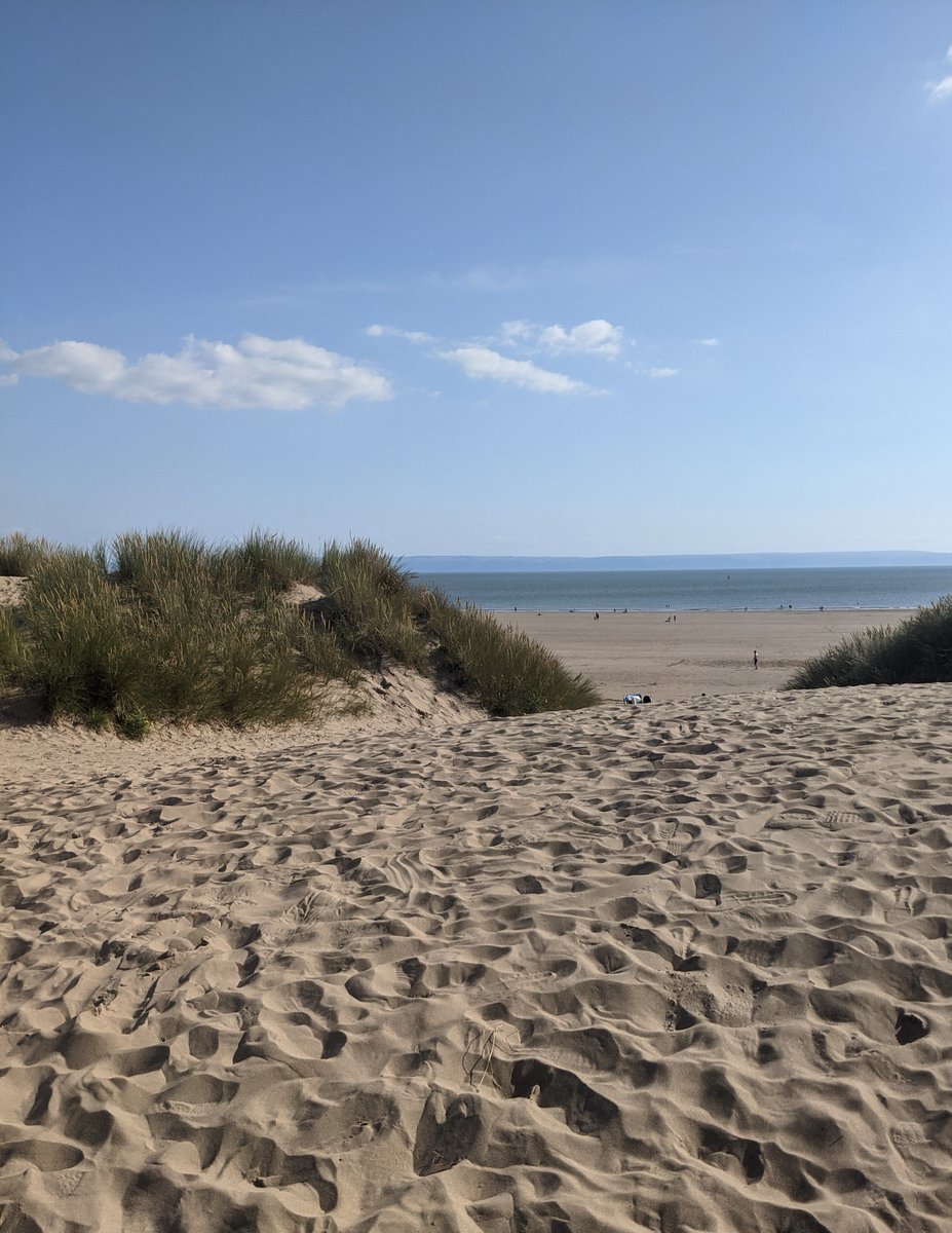 _visitbridgend's tweet photo. As the #GreatBritishBeachClean starts later this week (17th - 26th Sept), it’s a reminder to please leave no trace when visiting the coast or countryside of Bridgend County!

If you’re part of an organised beach clean or litter picking group, please mention your page below... https://t.co/BVkHhnPplX