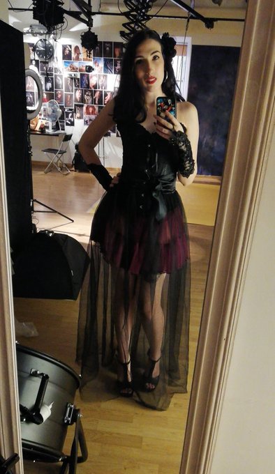 Prossimamente foto e video Burlesque sul mio onlyfans, pronti? https://t.co/XUVLXM6HnJ<a href="/tag/filtropatata"class="tags"><span>#filtropatata</span></a>