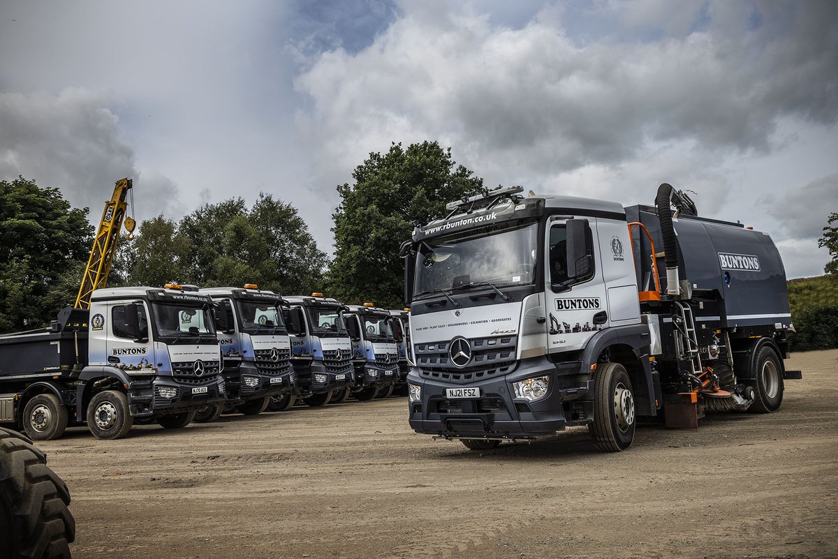 Bigger is better for plant hire, groundworks and recycled aggregate specialist <a href="/RBuntonLtd/">B U N T O N S</a>, who have recently taken delivery of 6 Mercedes-Benz Arocs, including a mighty 18-tonne road sweeper from Fleet Truck Sales Manager Tony Birtwistle.
Find out more: bit.ly/Bells_RBunton_…