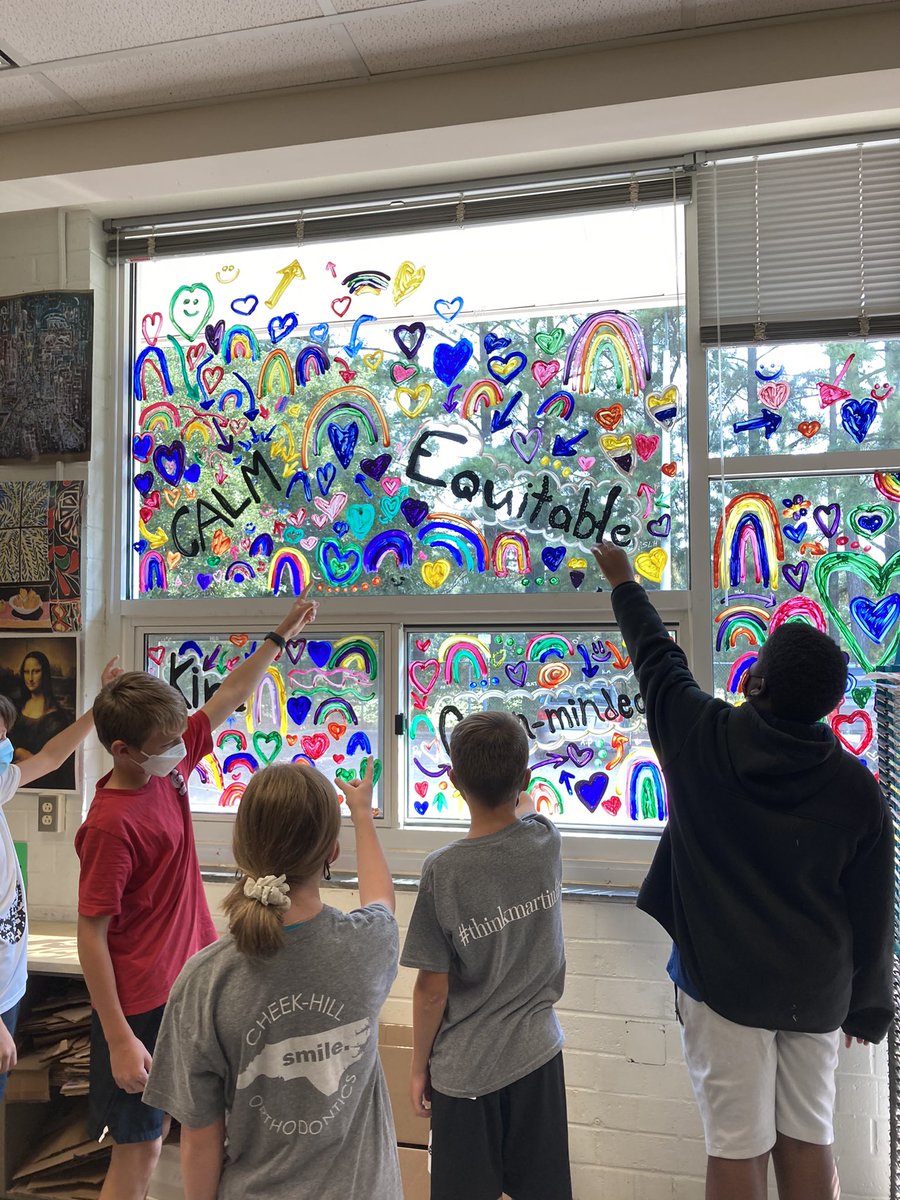 Art_with_MsG's tweet image. This year we experimented with painting our social contract/class agreements all over our art room windows! They turned out pretty great!! #teamkidsfirst #ArtsatCarroll