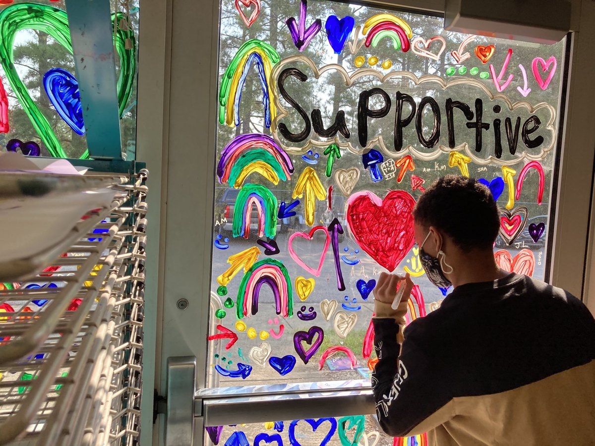 Art_with_MsG's tweet image. This year we experimented with painting our social contract/class agreements all over our art room windows! They turned out pretty great!! #teamkidsfirst #ArtsatCarroll